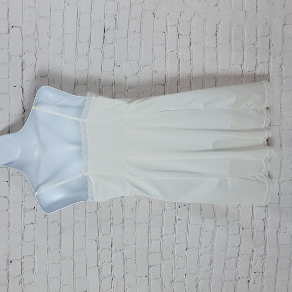 Vintage Cream Slip 💘 - Picture 2 of 5